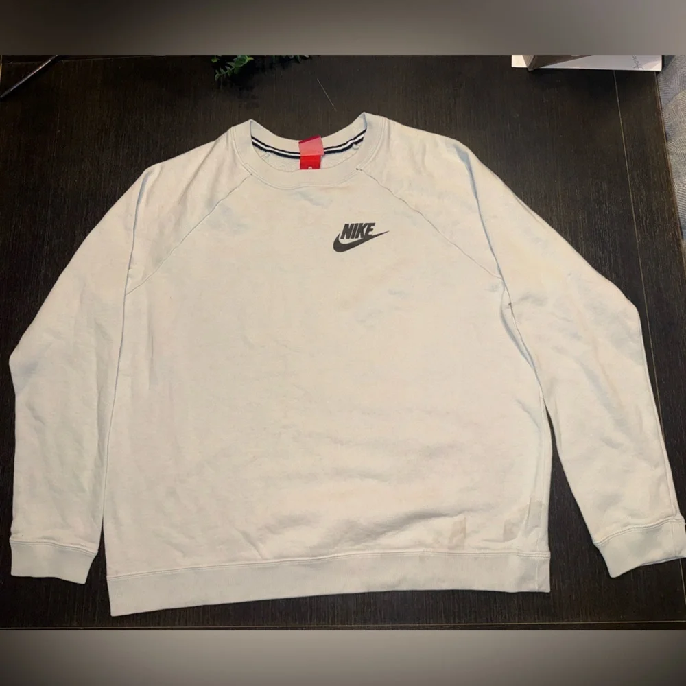 Nike White Crew Sweatshirt with Red Tag